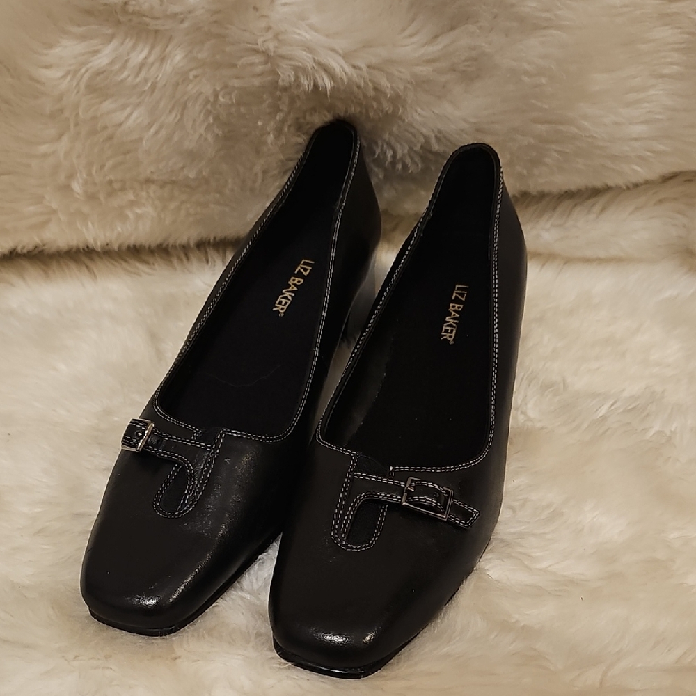 Liz Baker Black Leather Pumps. Size 6 NWOT